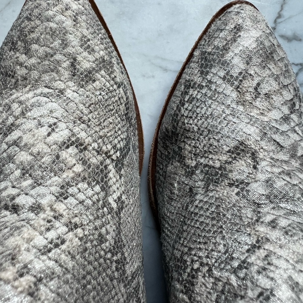 Chinese Laundry Ankle Boot - Picture 6 of 6